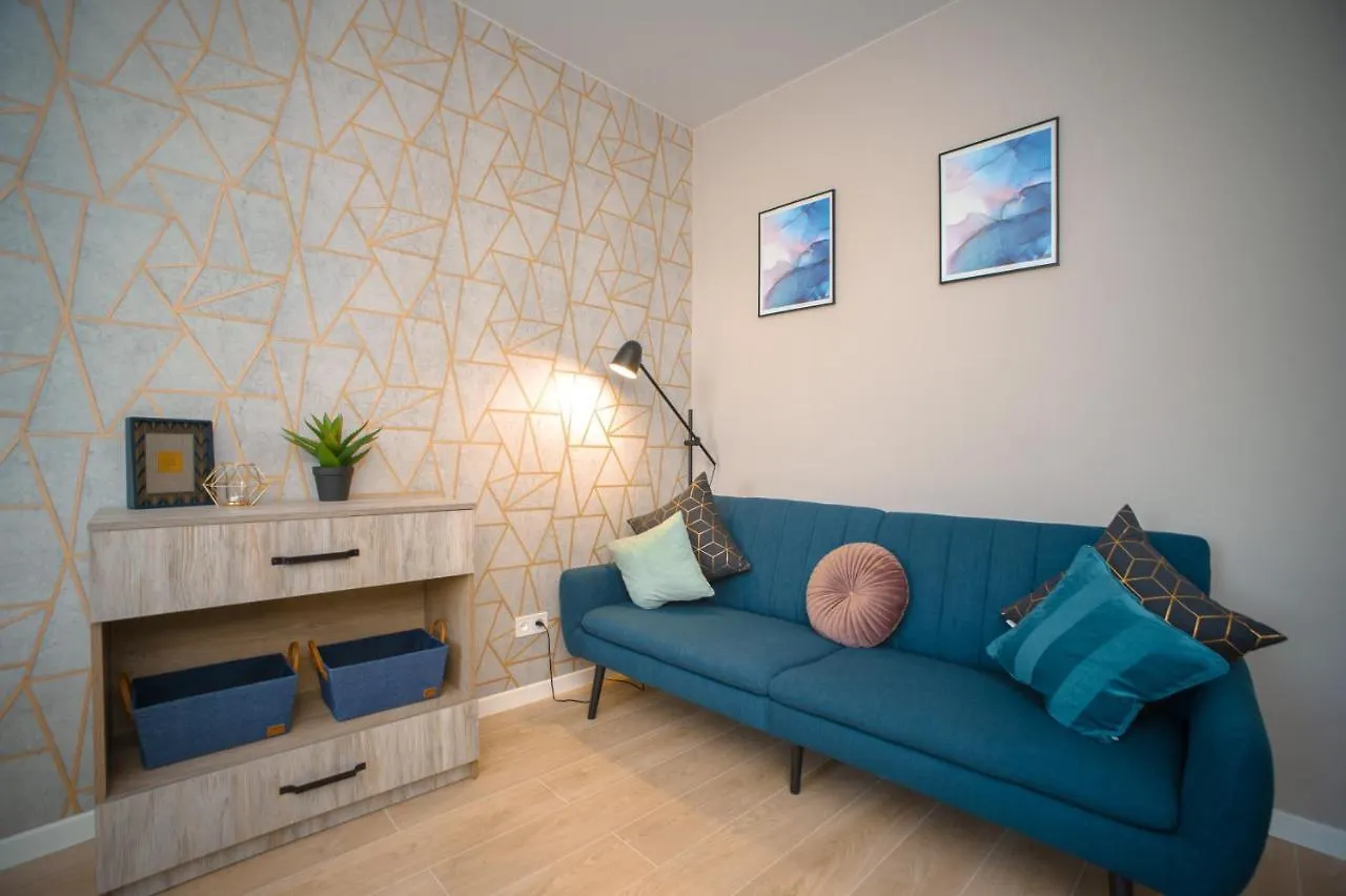 3 Bedroom, 2 Bathroom Apartment Near Forum Львов