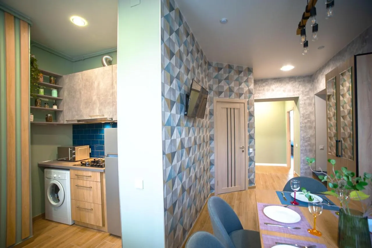 3 Bedroom, 2 Bathroom Apartment Near Forum Львов