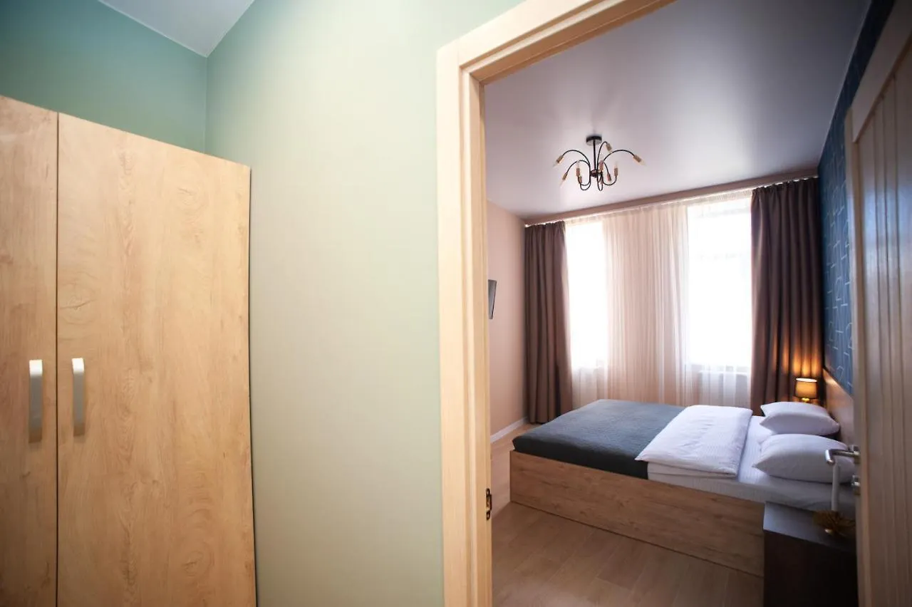 3 Bedroom, 2 Bathroom Apartment Near Forum Львов