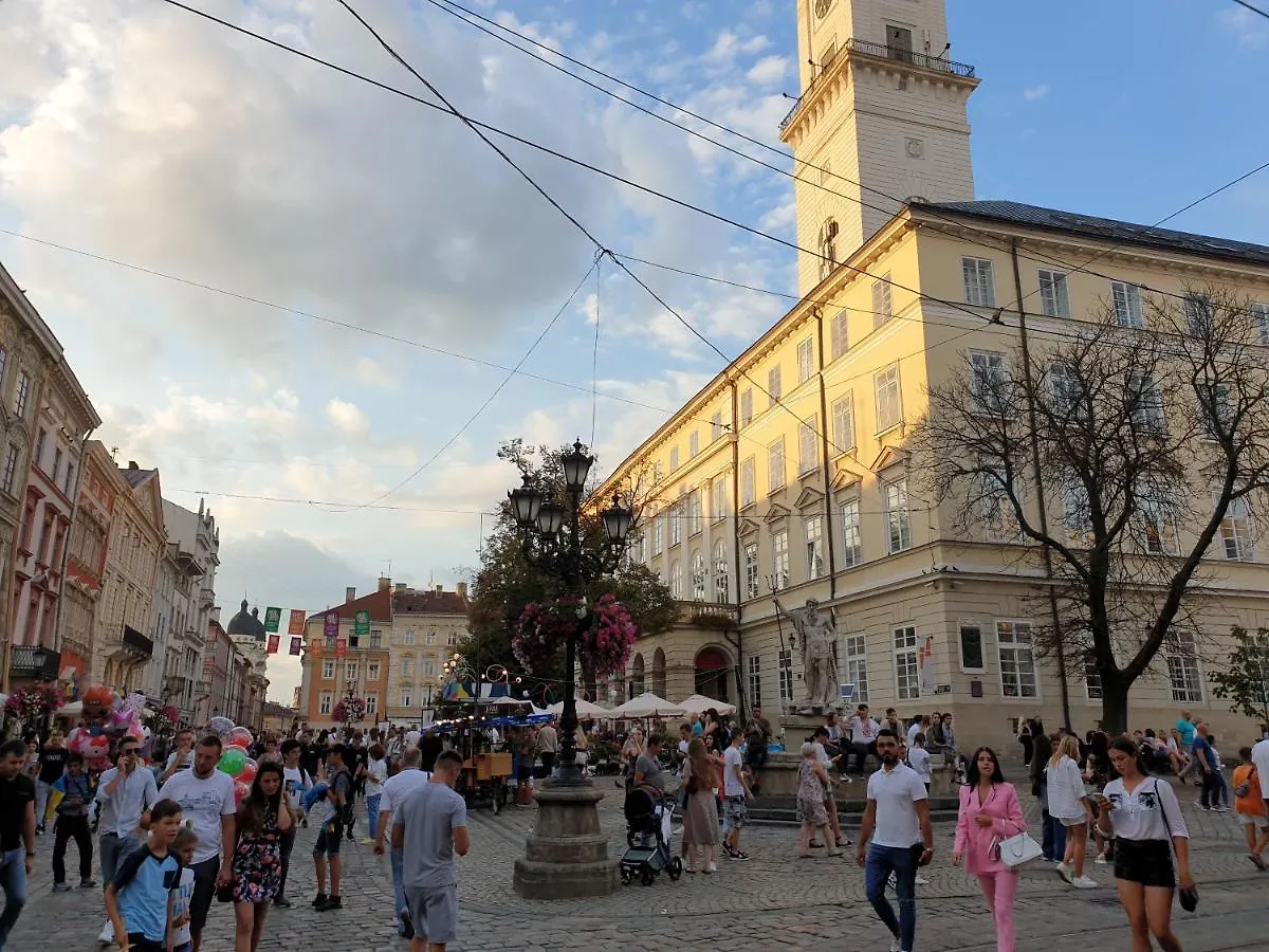 3 Bedroom, 2 Bathroom Apartment Near Forum Lviv Ukraine
