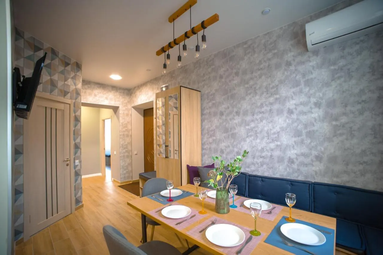 3 Bedroom, 2 Bathroom Apartment Near Forum Lviv
