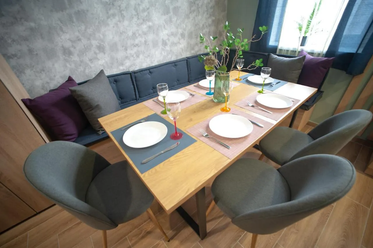 3 Bedroom, 2 Bathroom Apartment Near Forum Lviv
